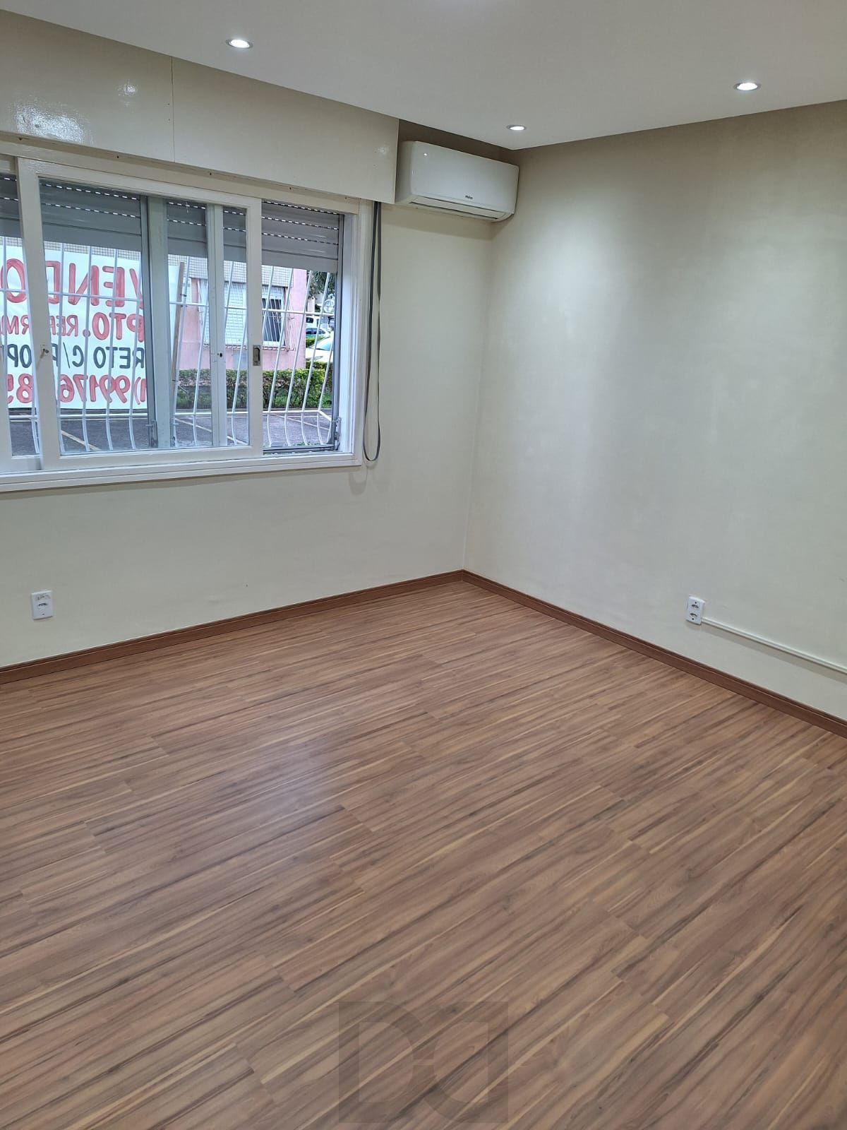 Apartamento 02 dormitórios com vaga de garagem escriturada descoberta — foto 9