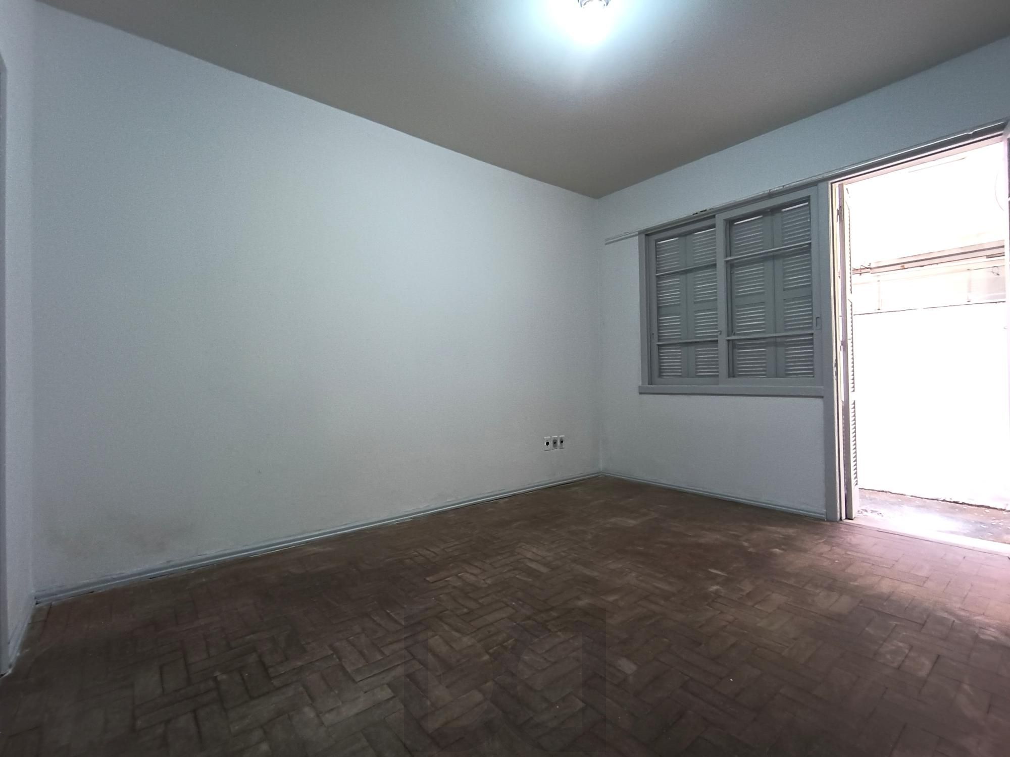Apartamento com 01 dormitório com garagem — foto 2
