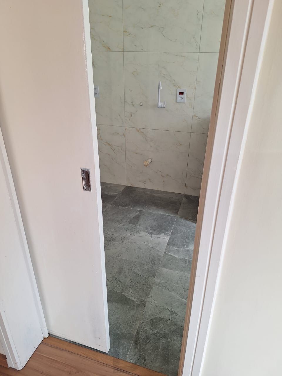 Apartamento 02 dormitórios com vaga de garagem escriturada descoberta — foto 15