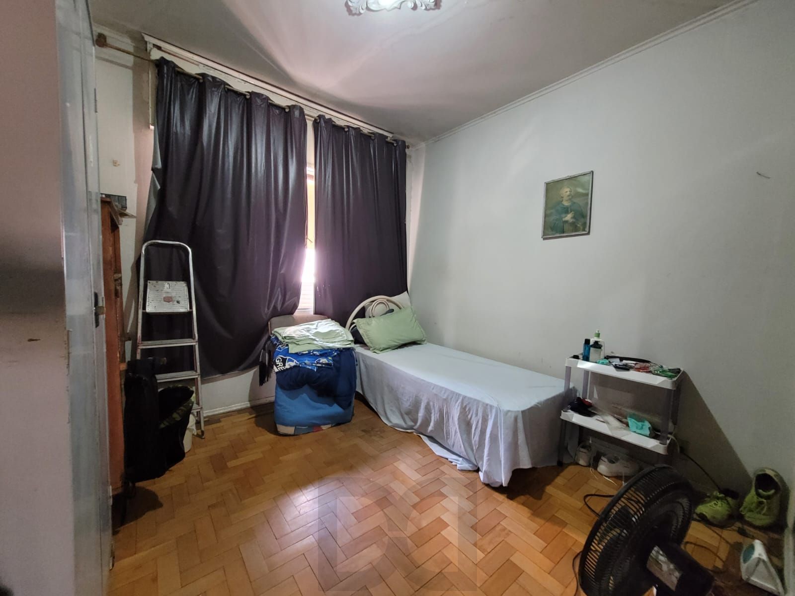 Casa térrea com garagem no subsolo e anexo — foto 10
