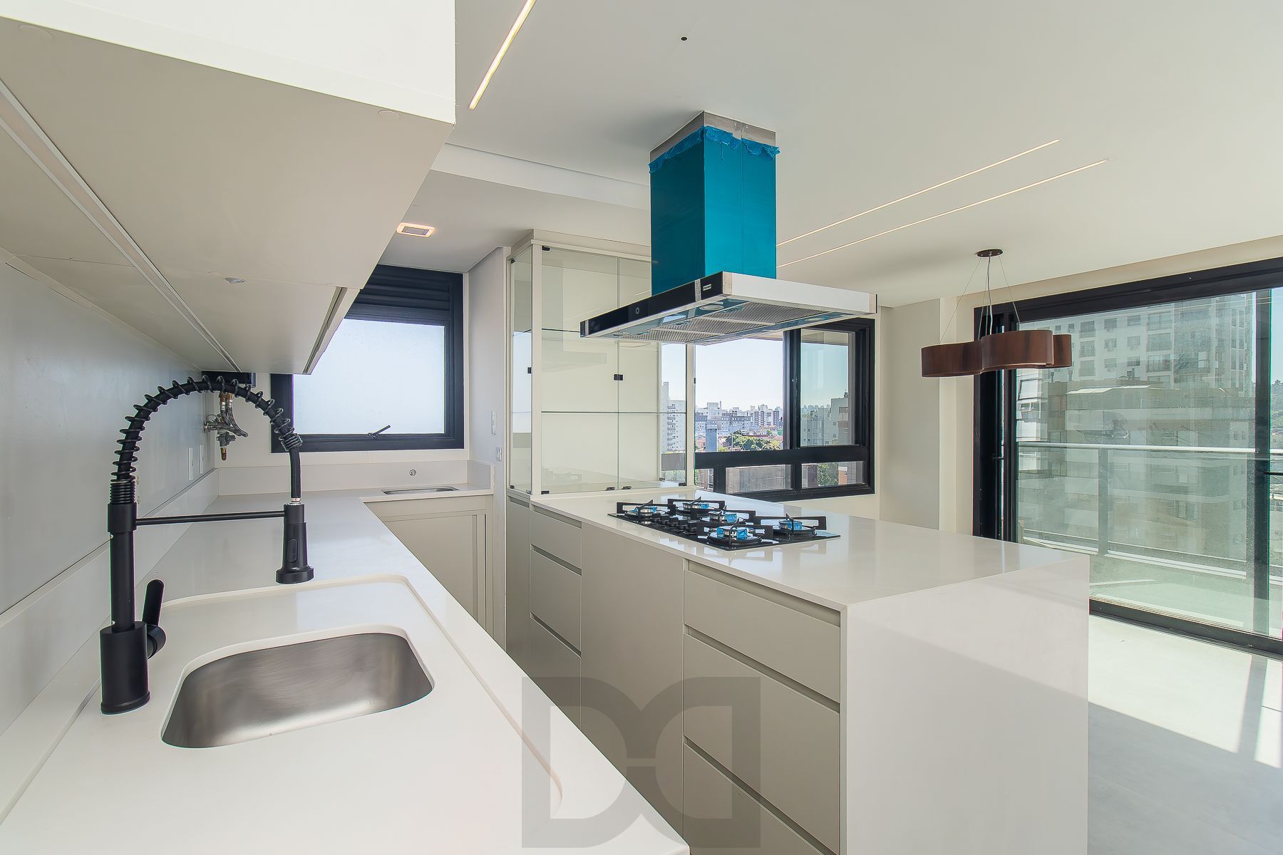 Incrível apartamento mobiliado 2 suítes novo no Menino Deus — foto 6