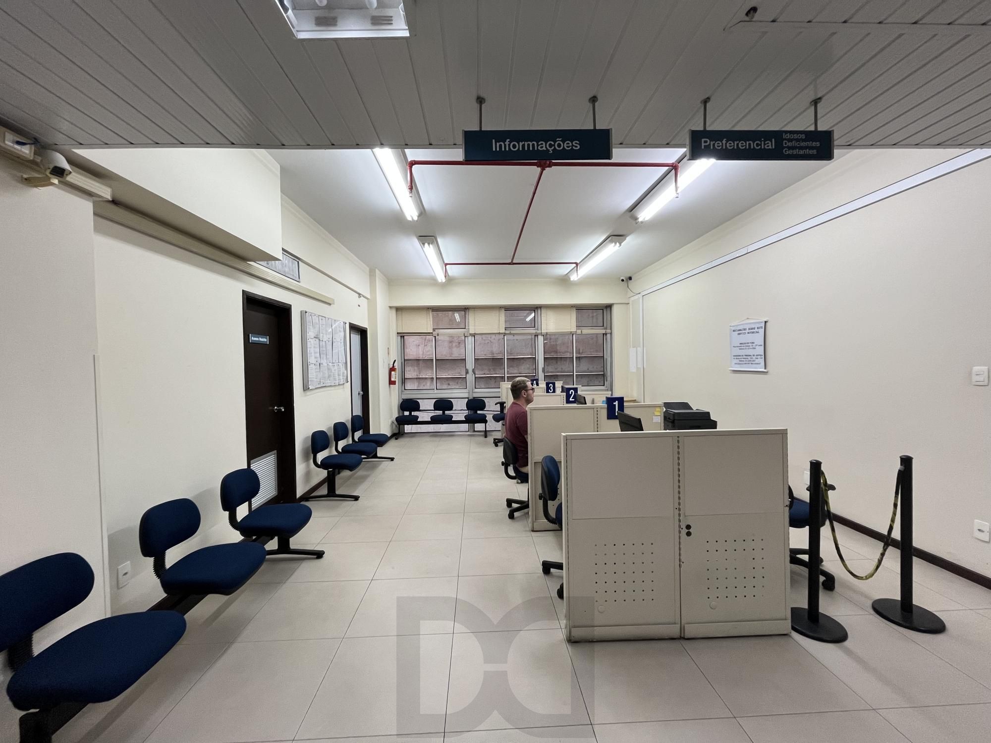 Salas unificadas no Edifício Santa Cruz Centro Histórico Porto Alegre — foto 4