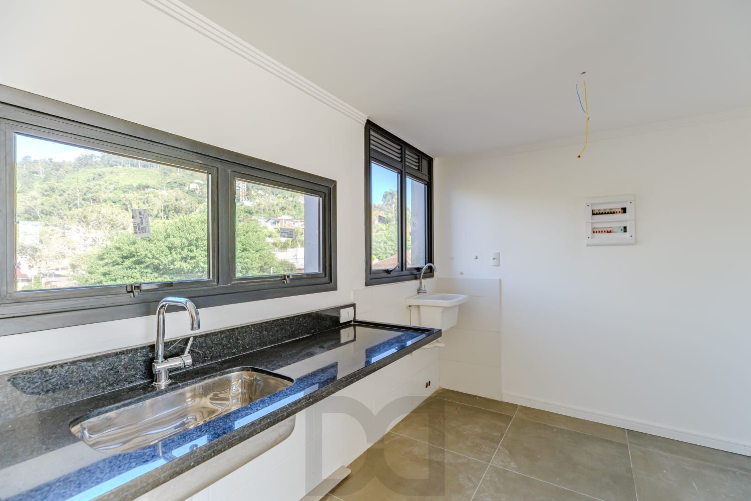 Apartamento 3 Dormitórios com 2 Suítes e 2 Vagas à Venda no Nonoai, Porto Alegre — foto 9