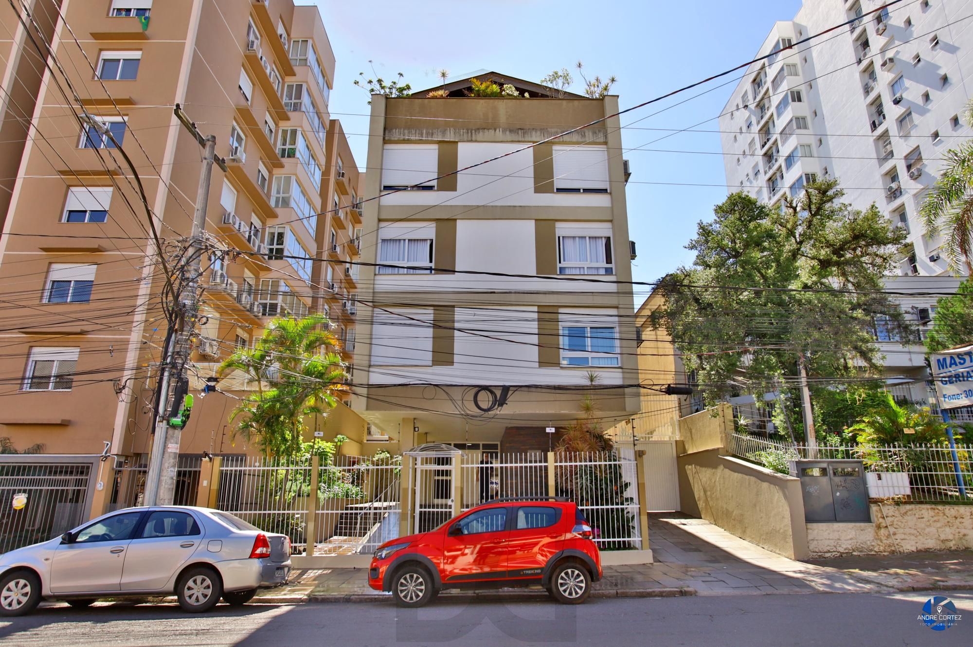 Cobertura com 3 dormitórios, 2 vagas e elevador no Bairro Santana. — foto 48