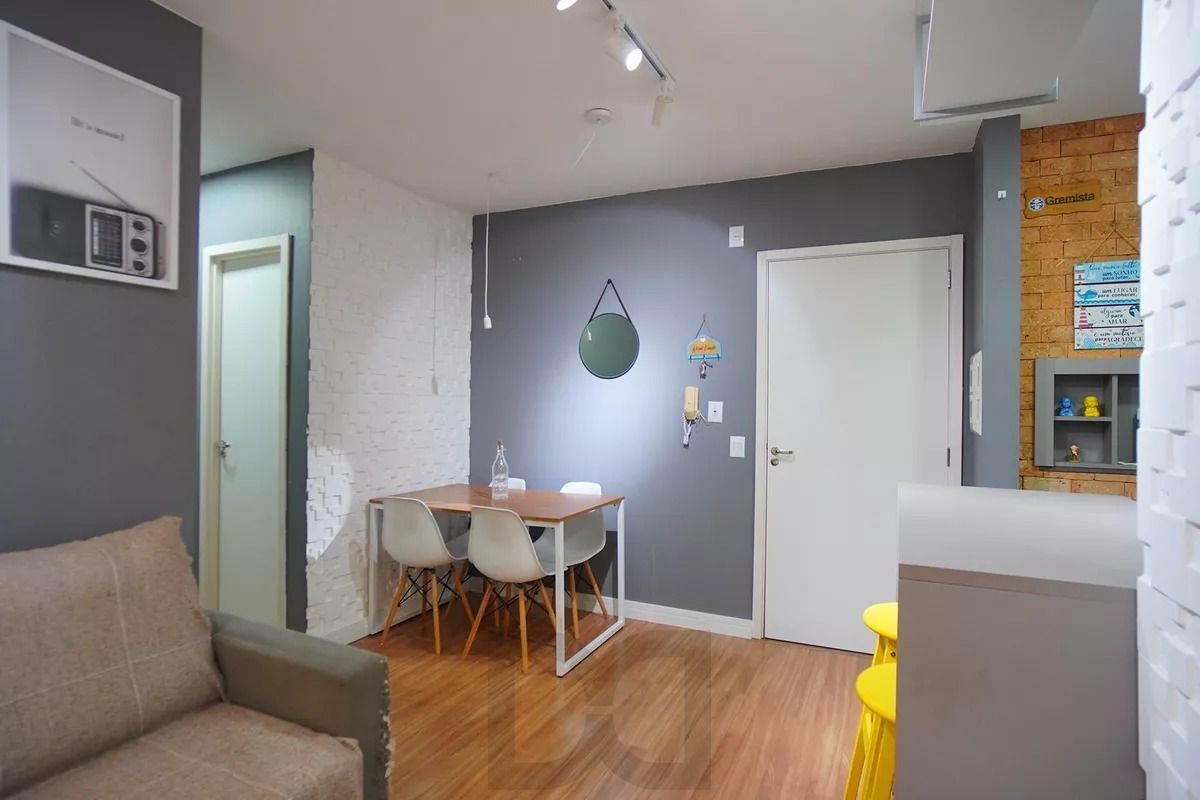 Apartamento 2 dormitórios suíte, elevador, infra e vaga coberta na Farrapos — foto 2