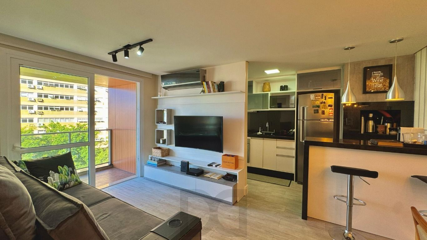 Apartamento mobiliado de 2 dormitórios e 2 vagas no bairro Petrópolis — foto 10