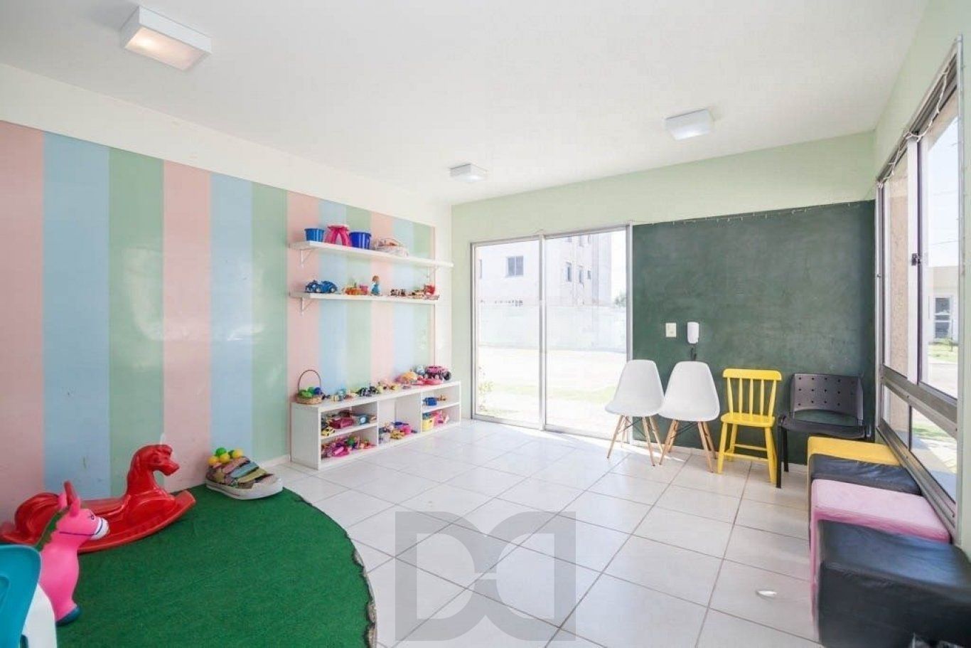 Apartamento Térreo, 2 quartos, vaga, piscina e portaria 24hr no bairro Sarandi. — foto 30