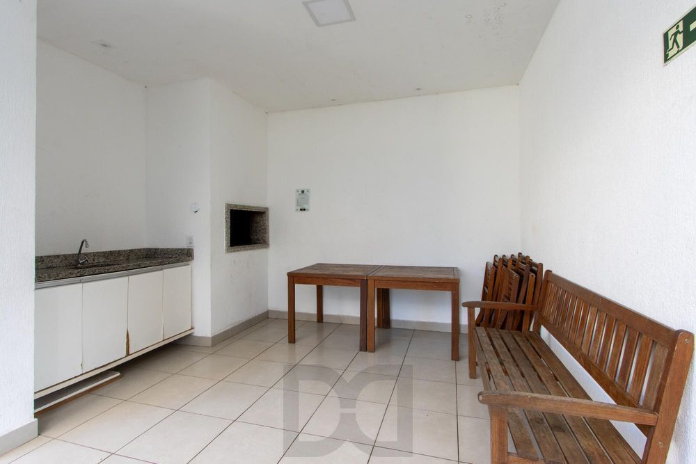 Apartamento semi mobiliado de 2 quartos, elevador e vaga no bairro Partenon. — foto 18