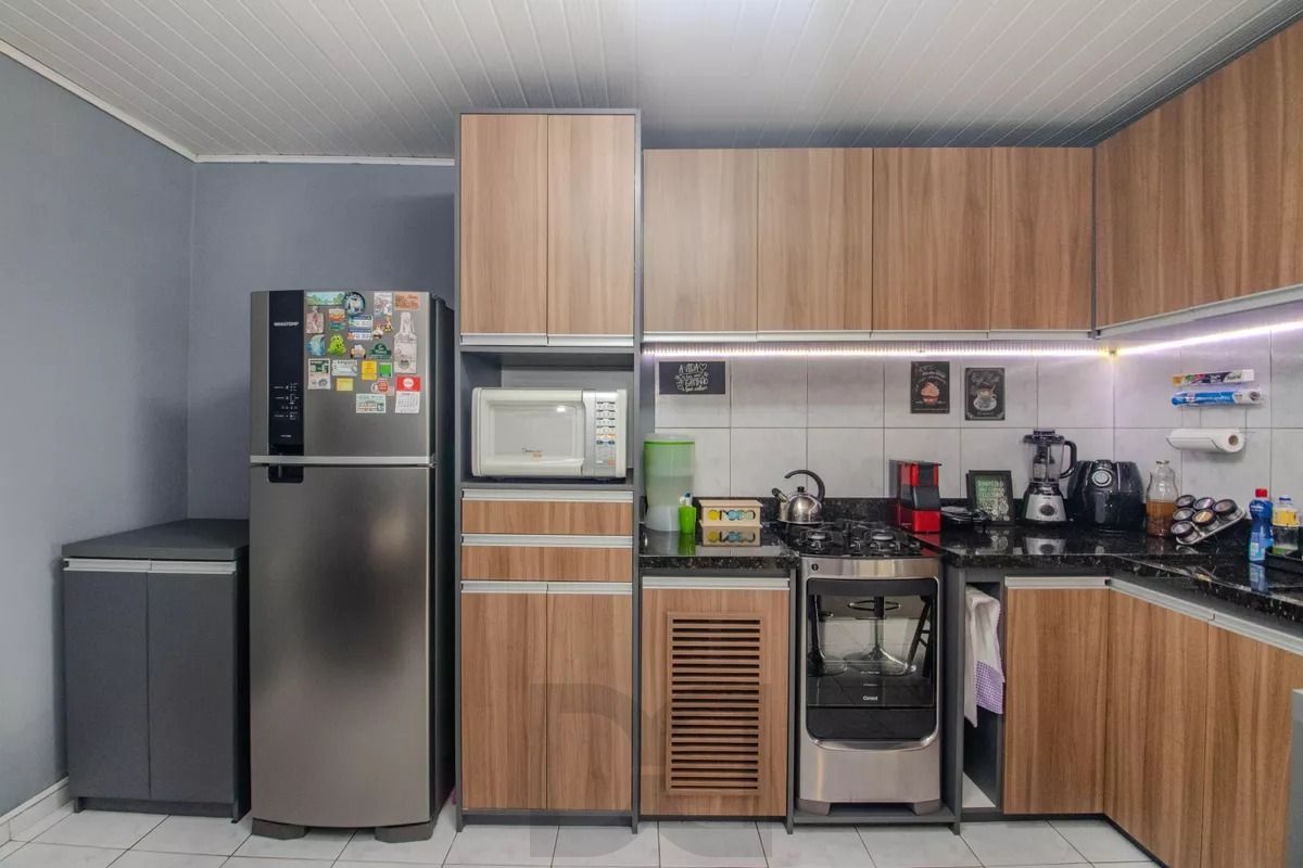 Casa com 1 quarto, churrasqueira e 4 vagas no bairro Sarandi — foto 6