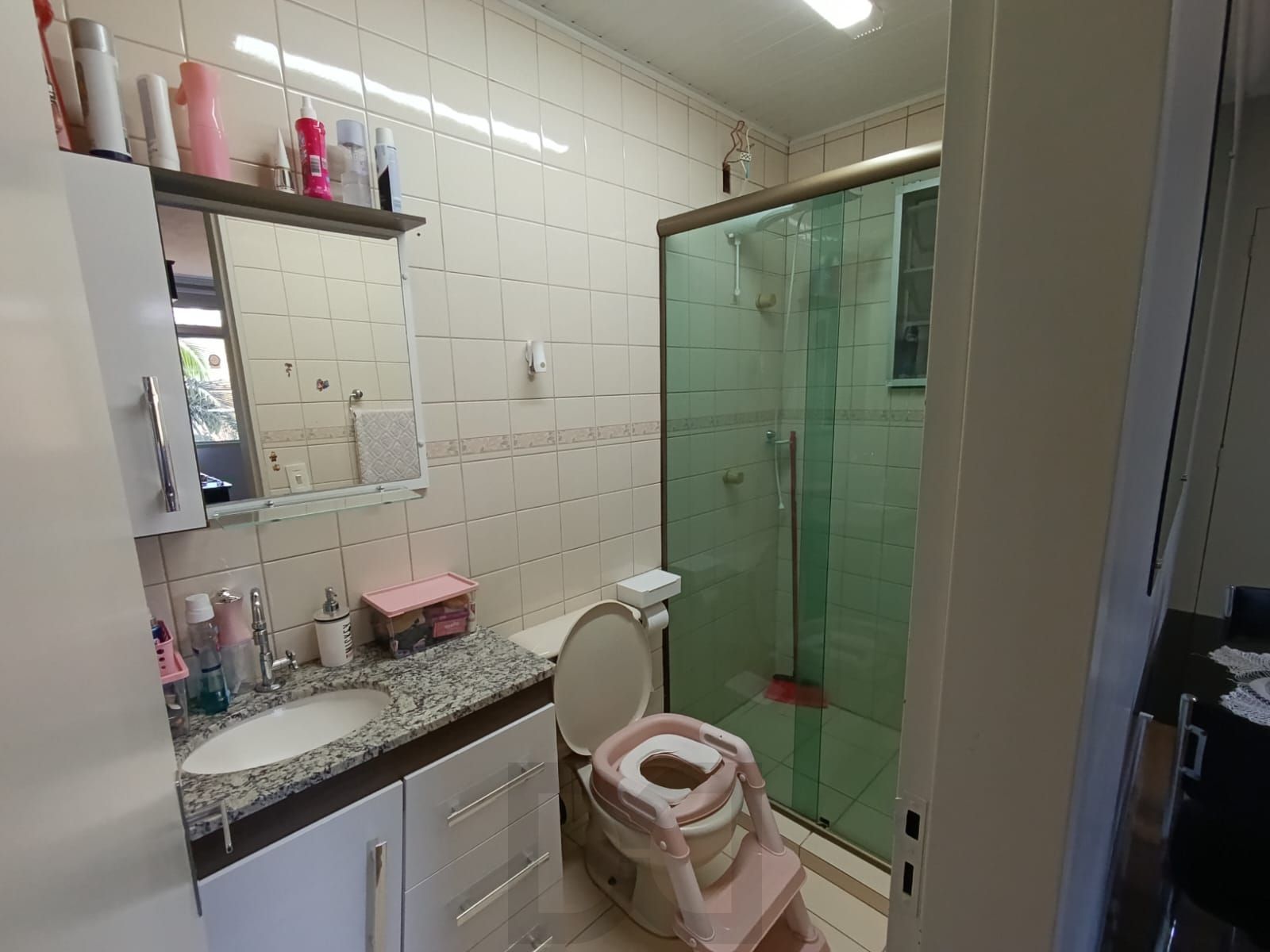 Apartamento semi mobiliado de 3 quartos e 1 vaga no bairro Sarandi. — foto 30