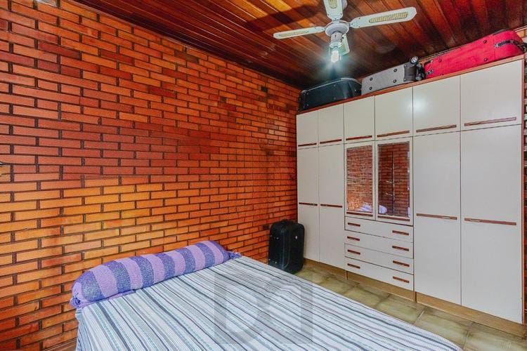 Casa com 6 quartos, 2 vagas e pátio no Bairro Higienópolis — foto 23