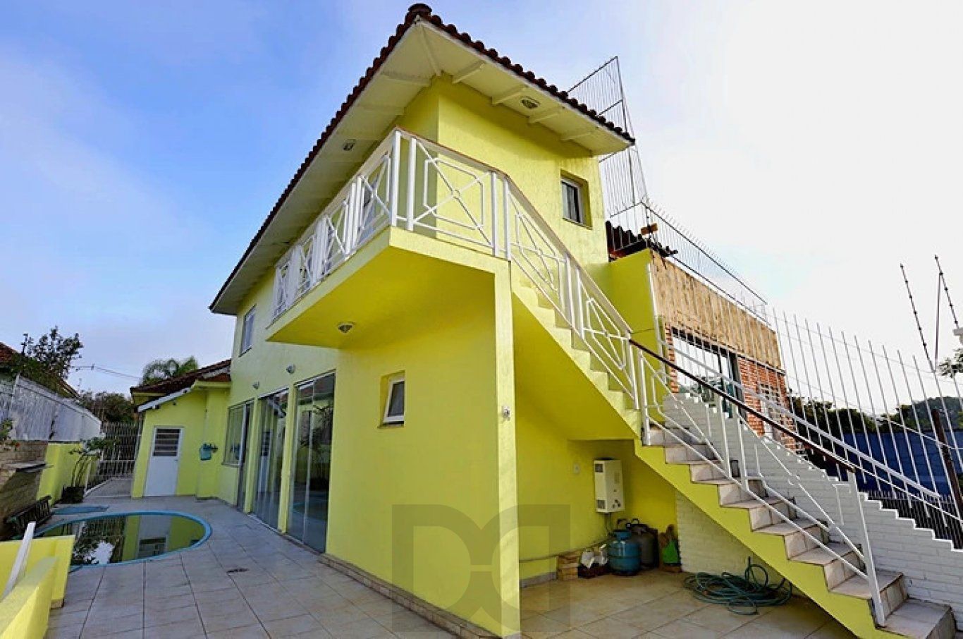 Casa com pátio, piscina e churrasqueira, no Bairro Nonoai — foto 18