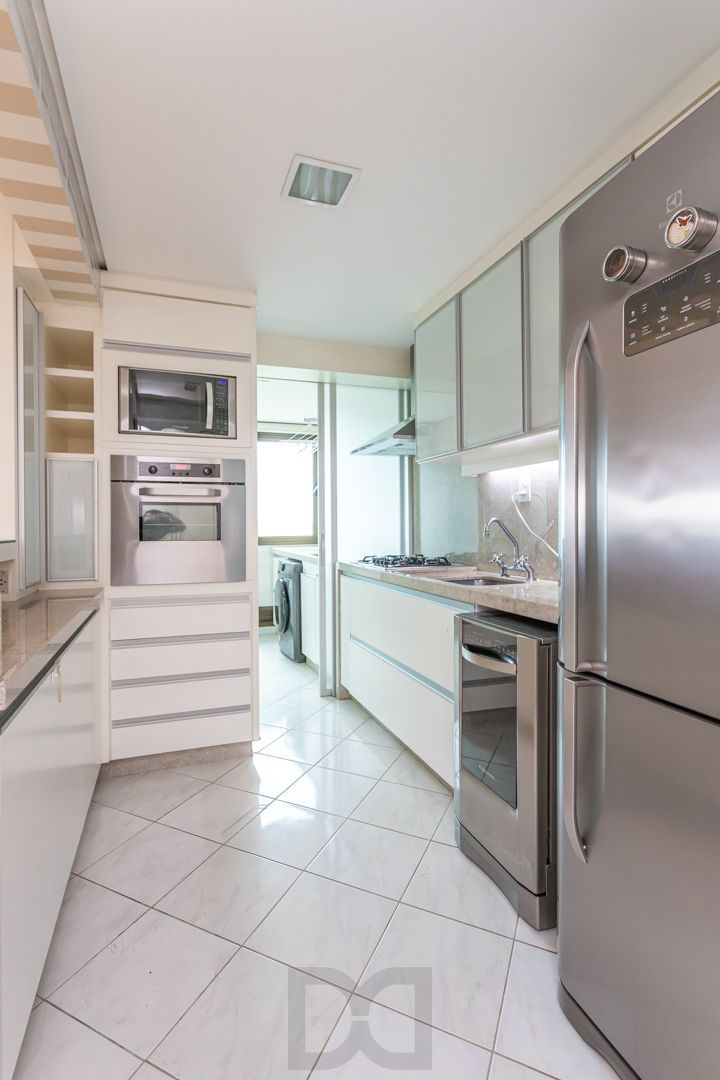 Apartamento de 97m², 2 dormitórios,1suíte, 3 vagas de garagem no Jardim Botânico — foto 20