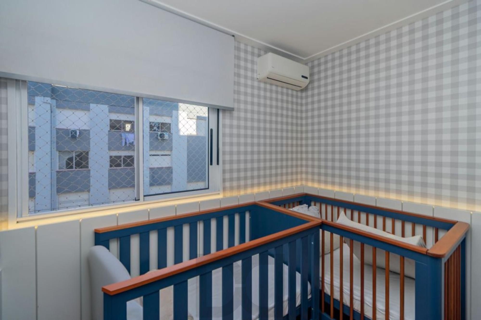 Apartamento 2 Dormitórios com Vaga e Piscina no Cristal em Porto Alegre — foto 14