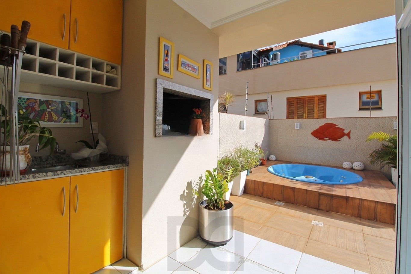 Casa com 4 dormitórios, pátio e piscina no Bairro Jardim Itu — foto 35