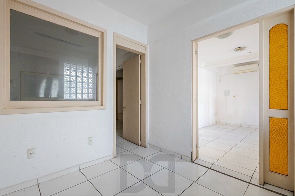 Casa com 4 quartos, 7 vagas e pátio no Bairro Higienópolis — foto 6
