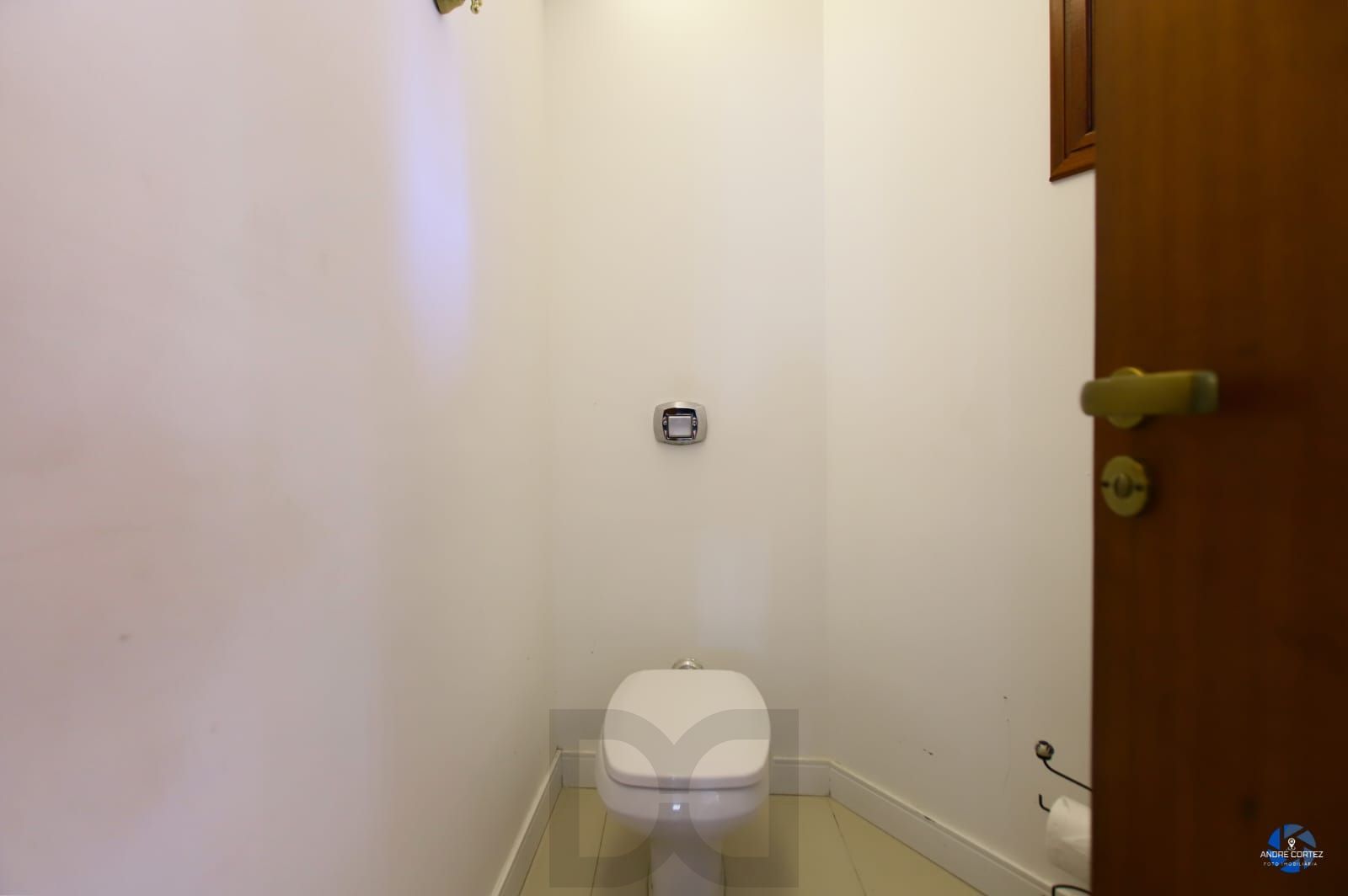 Casa de 3 dormitórios, 3 vagas e pátio com piscina bairro Chácara das Pedras. — foto 34