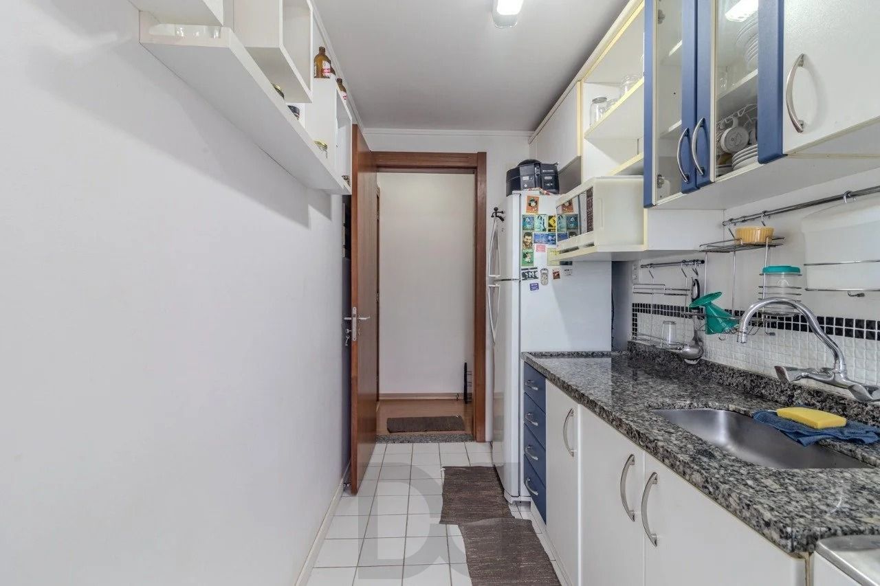 Apartamento 2 Dormitórios com 1 vaga coberta e elevador no Alto Petrópolis — foto 8
