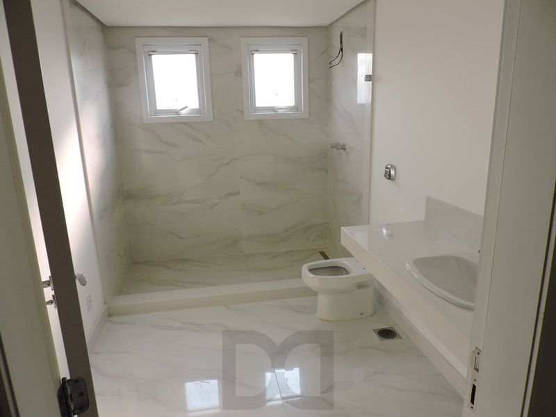 Casa nova de 600m² com 4 dormitórios e 3 vagas — foto 24