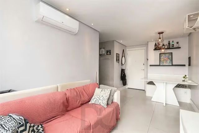 Apartamento 2 dormitórios, 1 suíte, 1 vaga e churrasqueira na Bento Gonçalves. — foto 2
