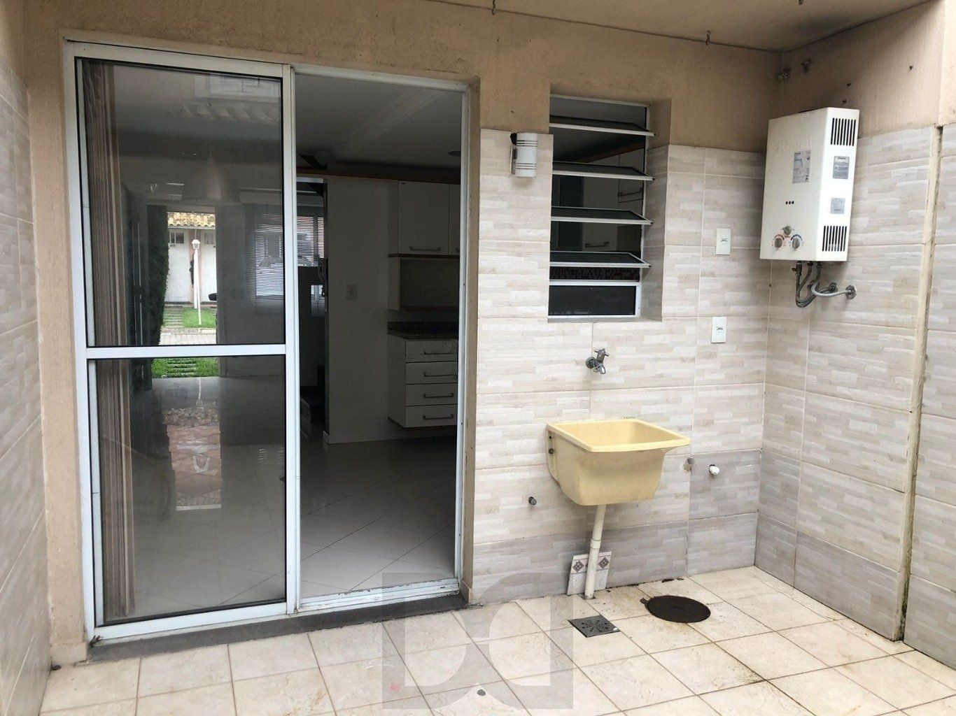 Casa em Condomínio de 2 quartos e 1 vaga de garagem no bairro Sarandi/Poa. — foto 27