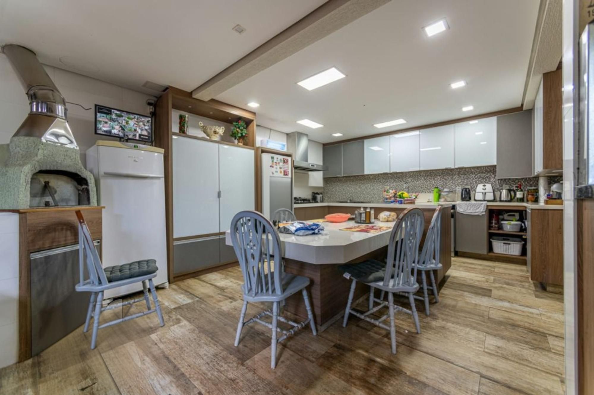 Casa com 4 quartos,1 Suite, 2 vagas e 450m² à venda em Sarandi. — foto 30