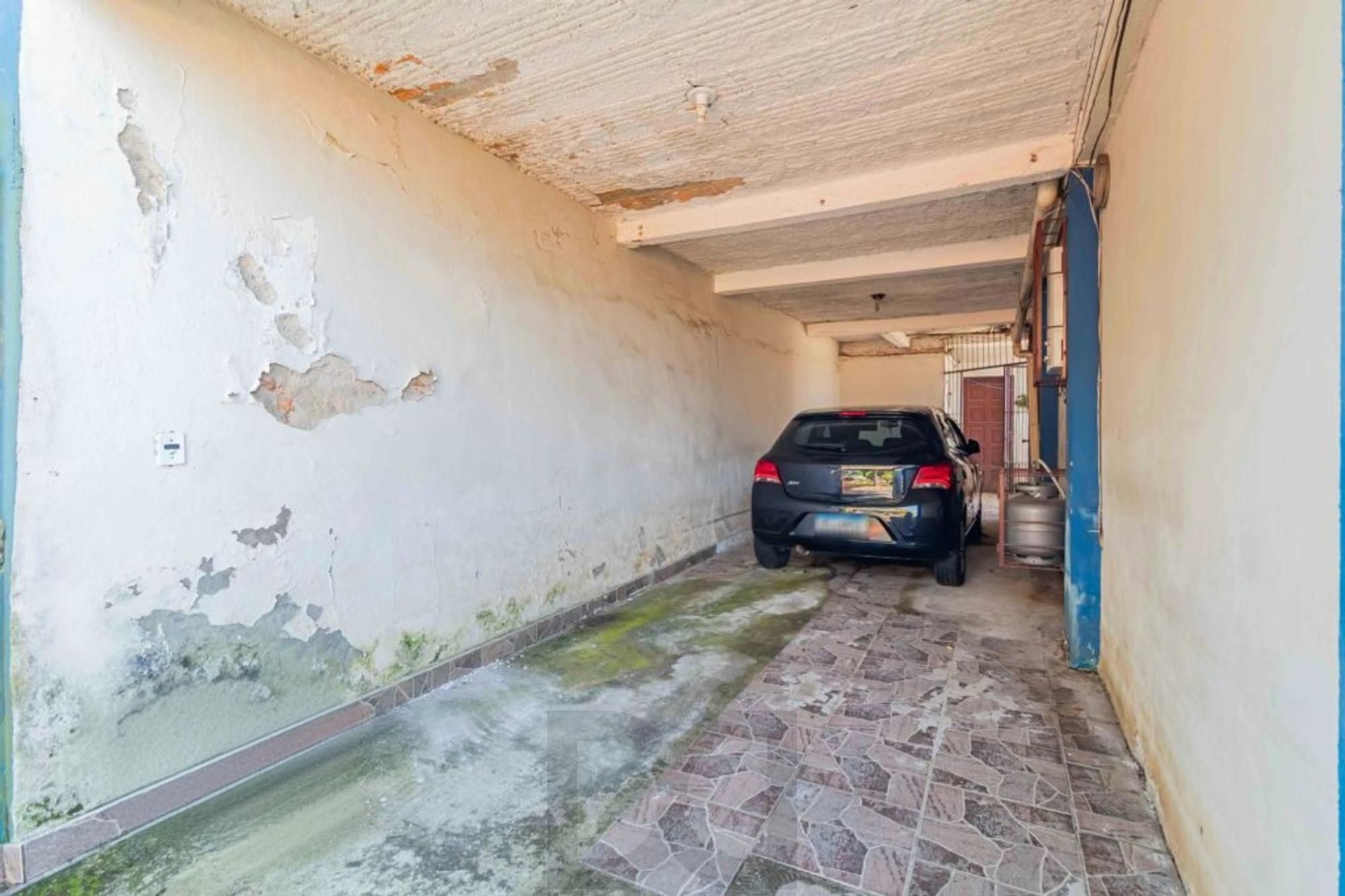 Casa com 4 quartos, 1 suíte , vaga de garagem e churrasqueira à venda em Sarandi. — foto 32