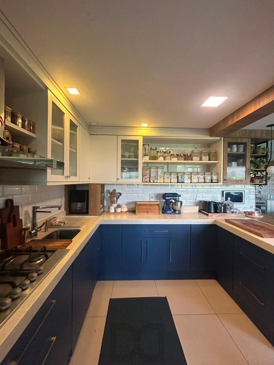 Apartamento com 3 quartos, 1 suíte, 2 vagas e elevador no bairro Petrópolis — foto 10
