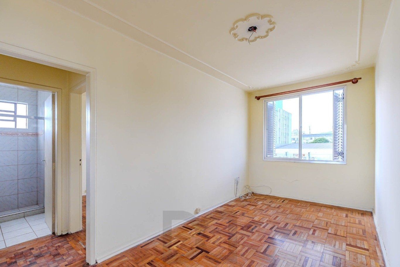 Apartamento de 1 quarto no Bairro Santana em Porto Alegre. — foto 1