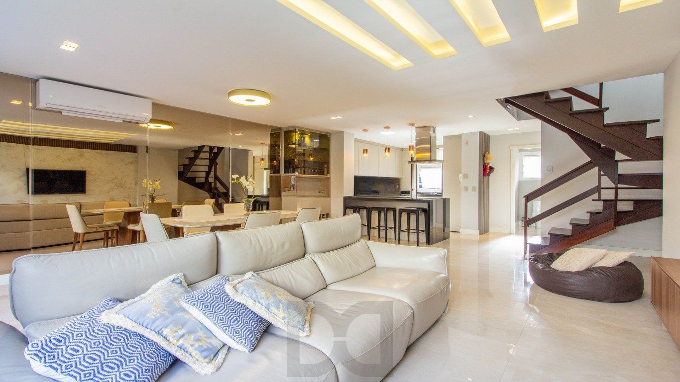 Casa em Condomínio com 3 quartos, 3 suítes, 2 vagas e 195m² no Jardim Carvalho. — foto 3