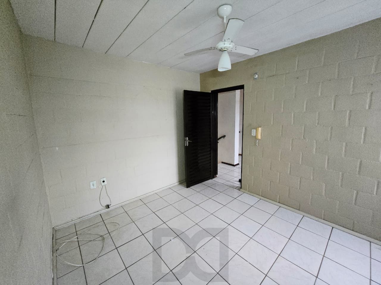Apartamento com 2 quartos, portaria 24hr e vaga no bairro Lomba do Pinheiro — foto 1