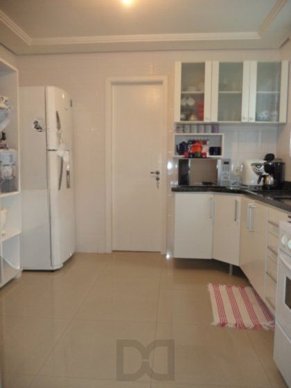 Casa com 4 dormitórios, 1 suíte, 260 m² privativos, 3 vagas no Ecoville. — foto 10