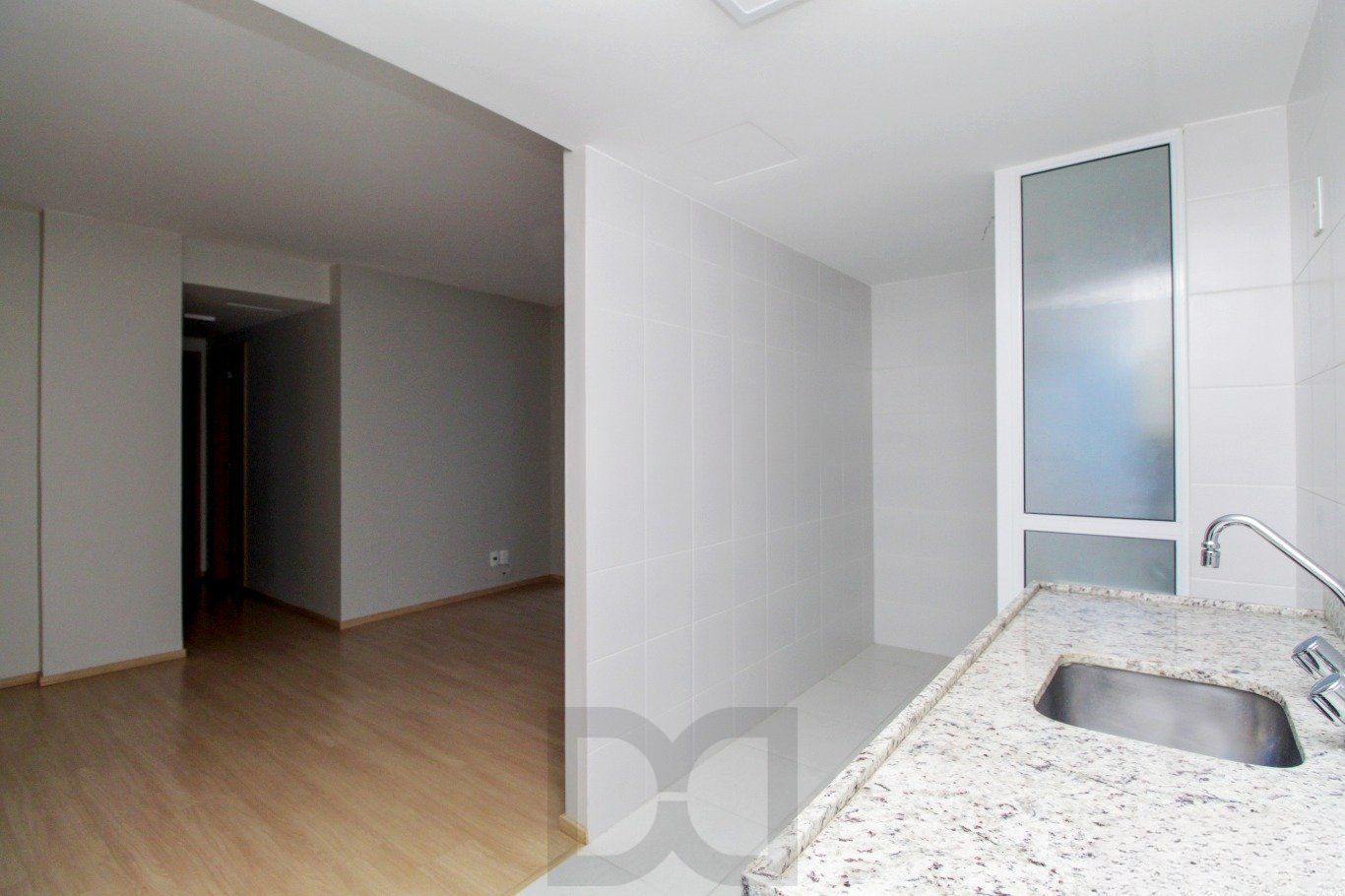 Apartamento com 3 dormitórios, 1 suíte, 1 vaga e elevador no Passo da Areia — foto 10