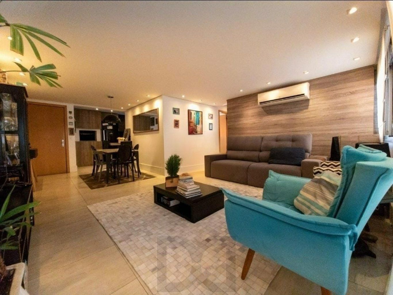 Apartamento de 2 dormitórios, suíte, 1 vaga e elevador, no bairro Boa Vista. — foto 1