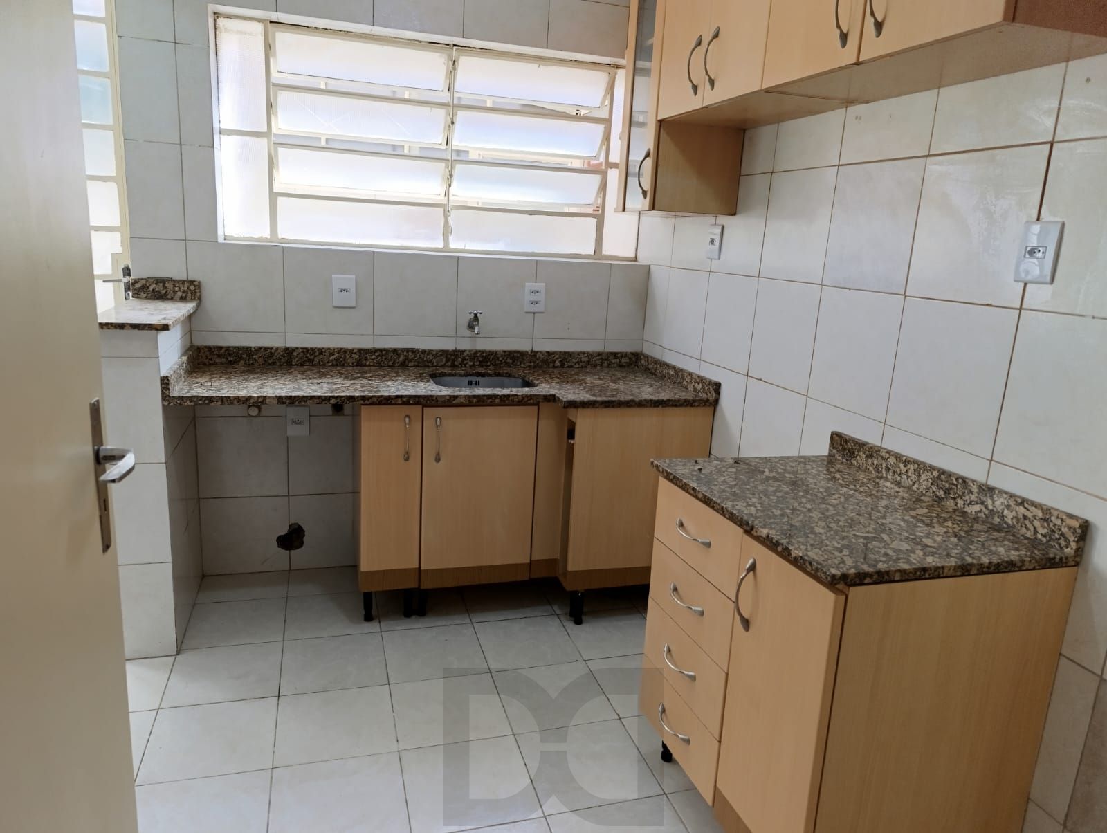 Apartamento térreo de 2 dormitórios e 1 vaga no bairro Praia de Belas — foto 36