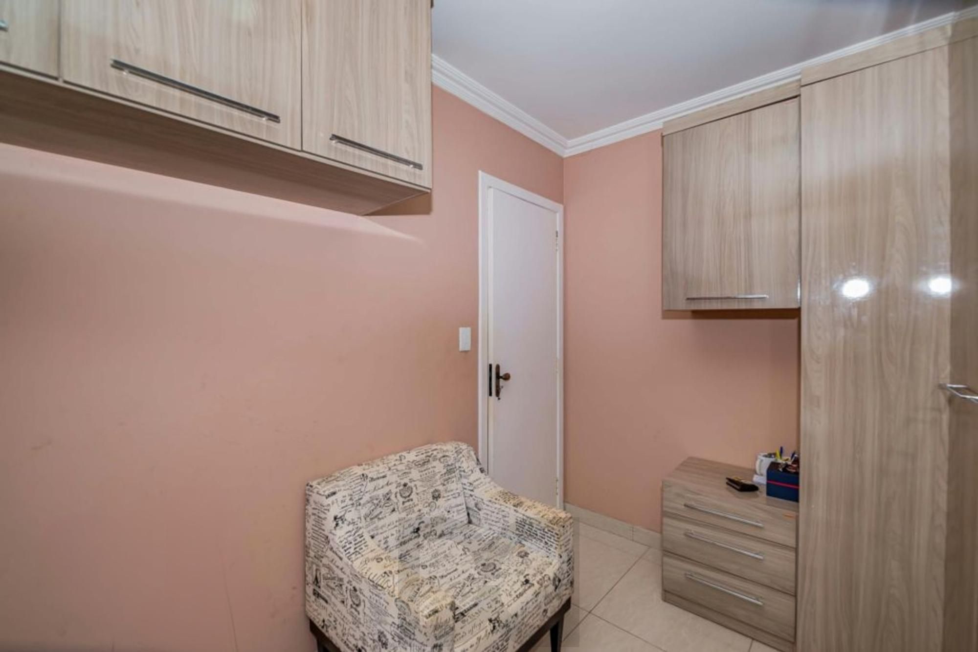 Apartamento semi mobiliado de 3 quartos, elevador, 1 vaga no bairro Cavalhada — foto 18