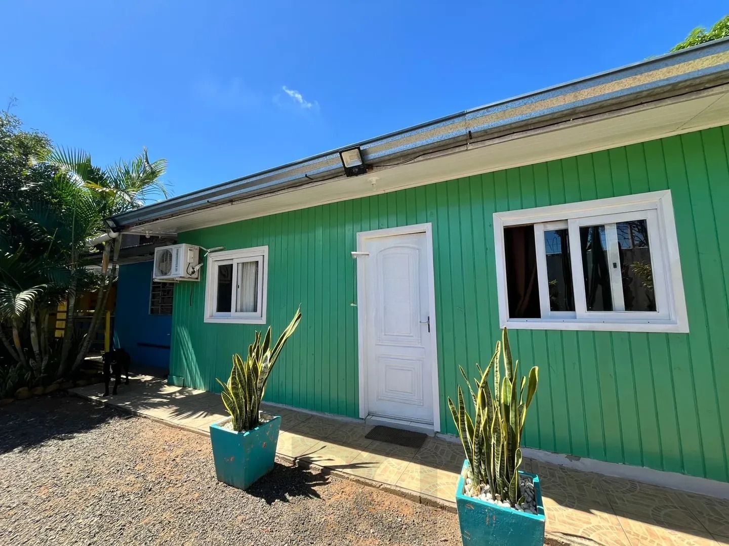 Casa com 3 quartos, vaga coberta e com muro no bairro Campos Novo — foto 1