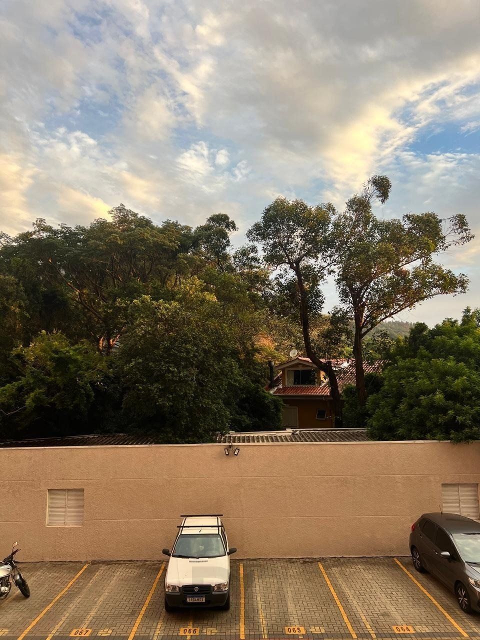 Apartamento 2 Dormitórios, com Elevador e Vaga no Morro Santana — foto 25