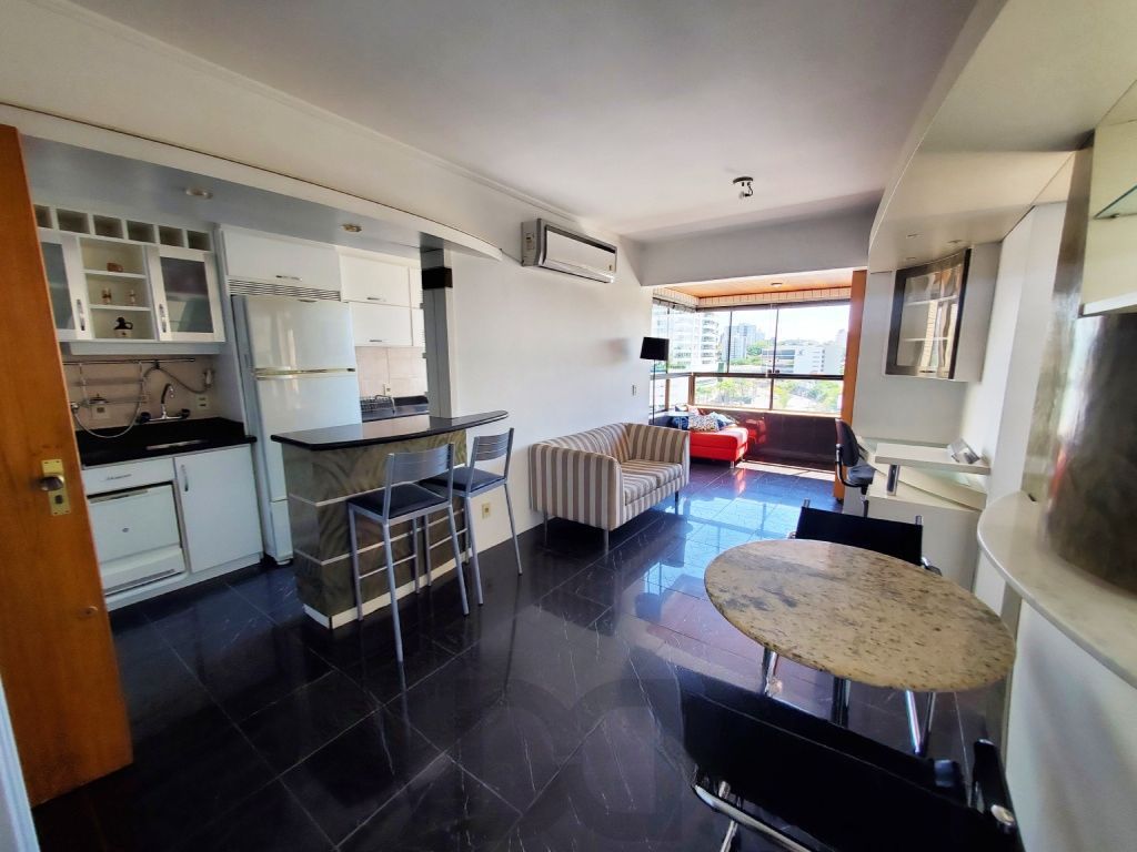 Apartamento de 1 dormitório, 1 vaga e elevador no bairro Boa Vista. — foto 1
