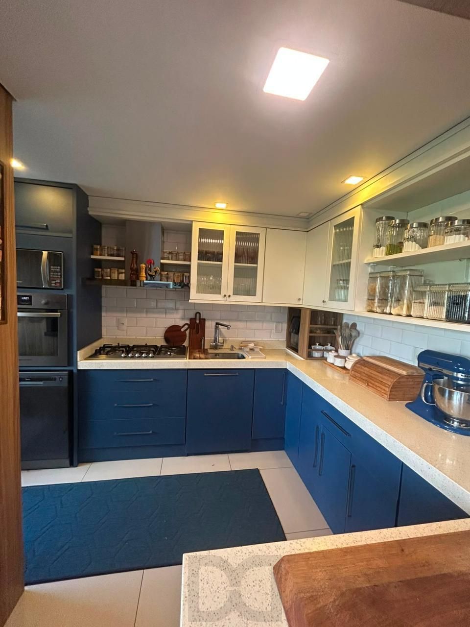 Apartamento com 3 quartos, 1 suíte, 2 vagas e elevador no bairro Petrópolis — foto 8
