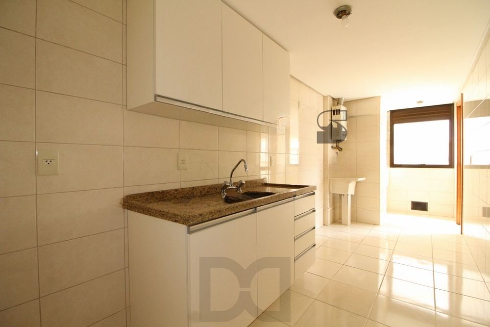 Apartamento com 2 quartos, 1 suíte e 1 vaga e elevador no Bairro Bom Fim. — foto 4
