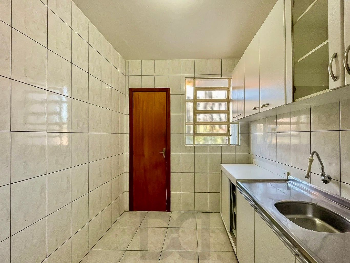 Apartamento no último andar com 1 dormitório 46m2 Bairro Cristal BarraShopping — foto 8