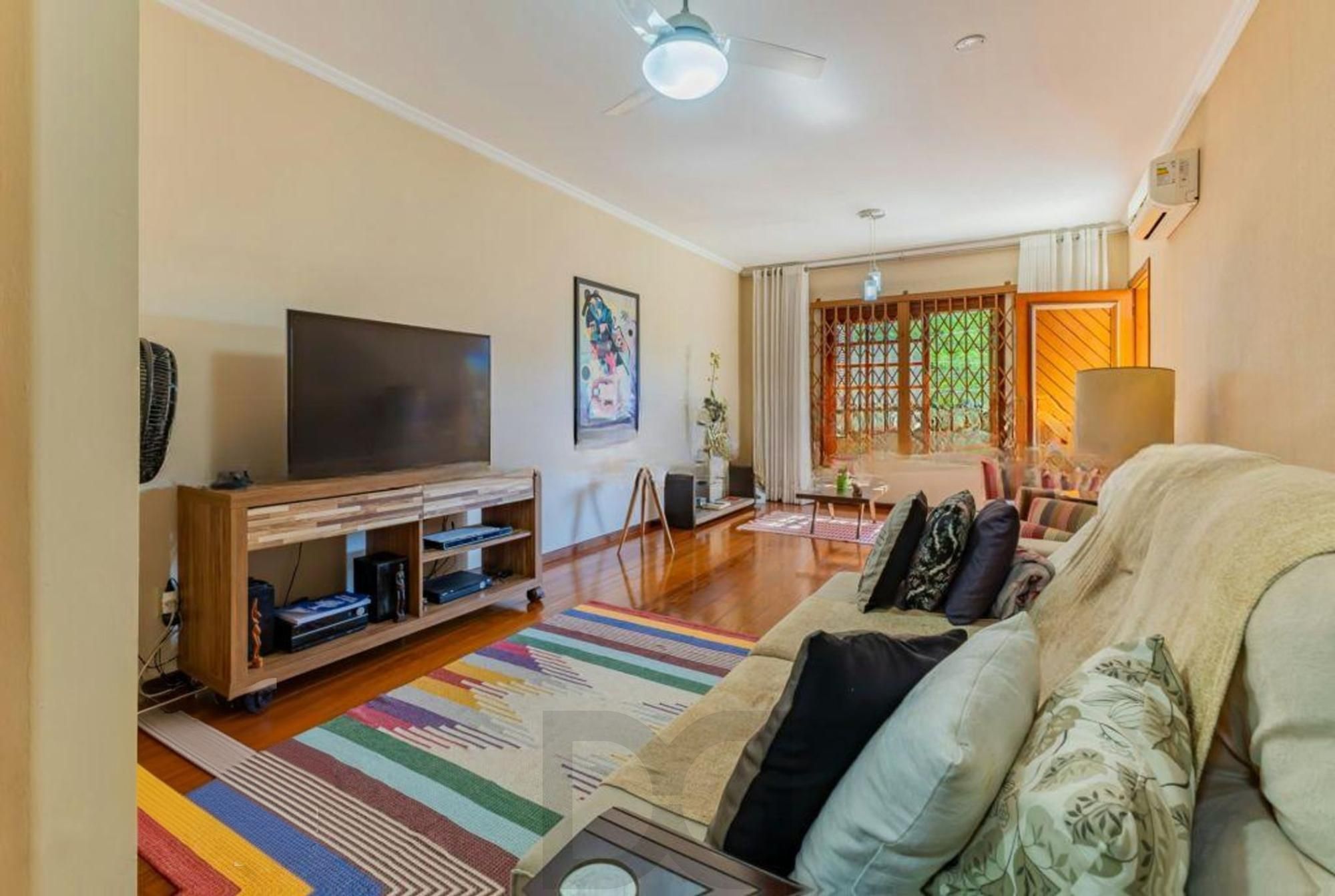 Casa com 1.640,00m², 3 dormitórios, 4 vagas à venda Rua Marista. — foto 4