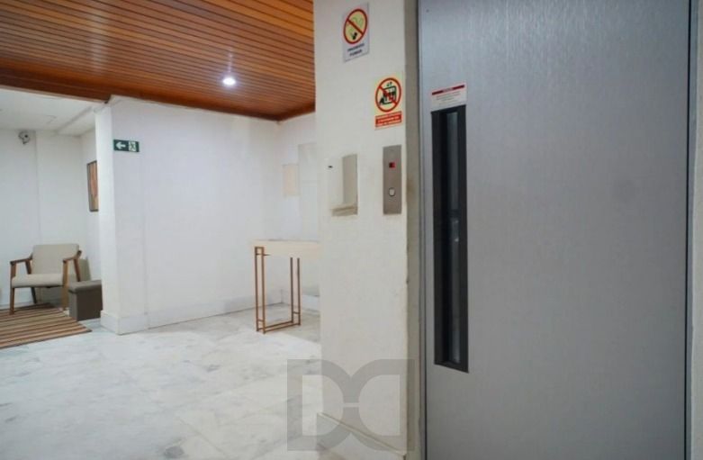 Apartamento de 3 quartos, elevador e 2 vagas no bairro Passo da Areia. — foto 23