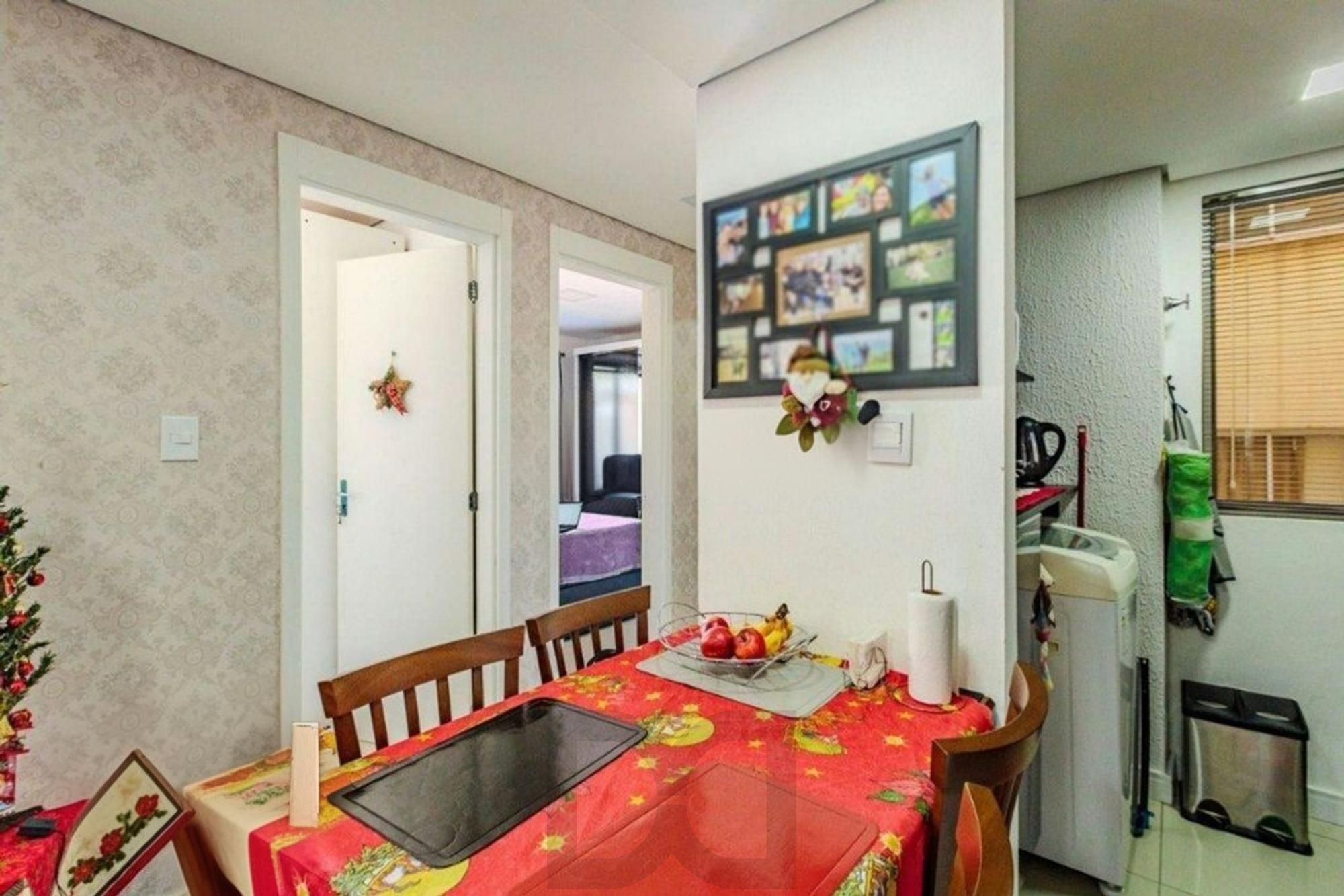 Apartamento semi mobiliado de 2 quartos e 1 vaga no bairro Glória. — foto 2
