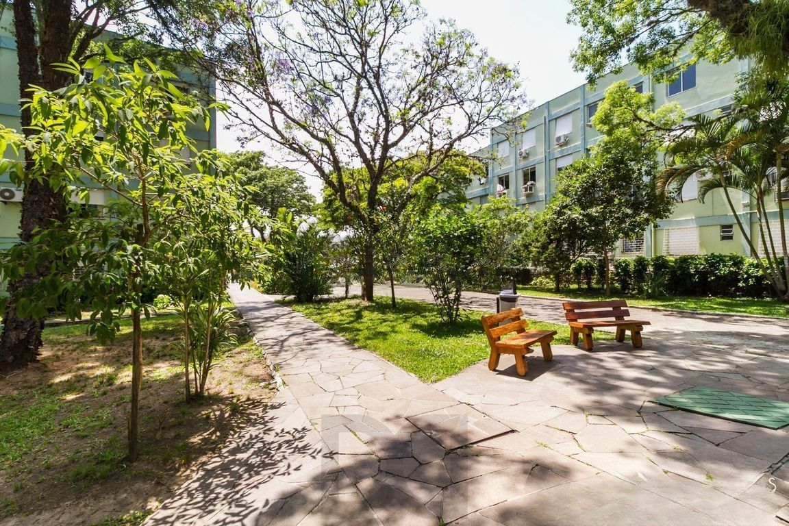 Apartamento de 2 dormitórios, semi mobiliado e 47m² no bairro Camaquã. — foto 31
