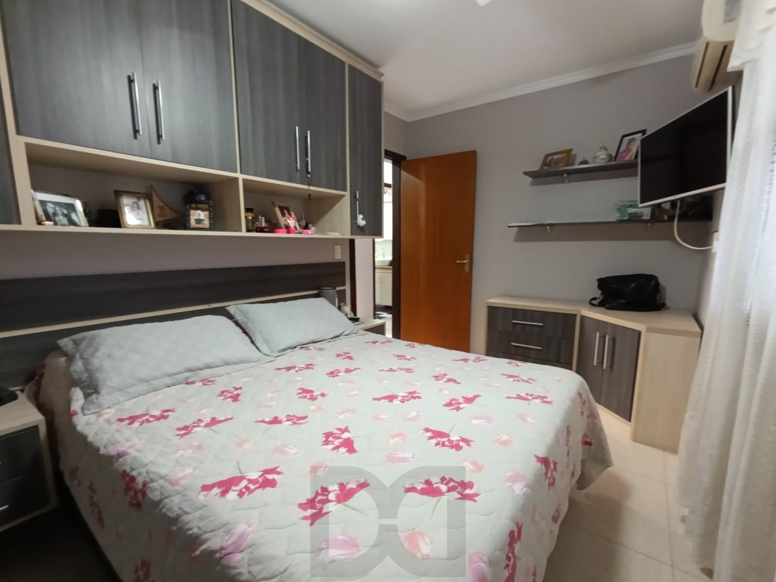 Casa de 3 quartos,suíte,churrasqueira, 3 vagas no bairro Sarandi — foto 23