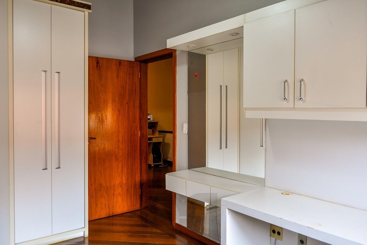 Ótima Casa condomínio pronta para morar, semi mobiliada, Bairro Menino Deus — foto 20