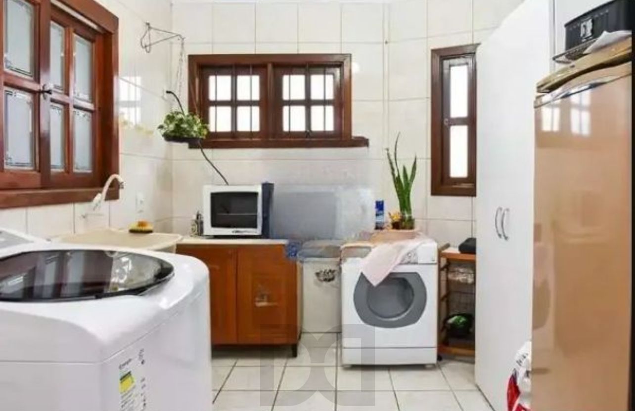 Casa com 3 quartos na Rua José Grimberg, Zona Norte de Porto Alegre — foto 6