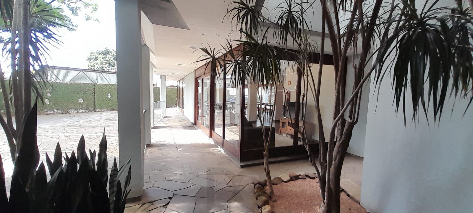Apartamento de 1 quarto, elevador, 1 vaga coberta no bairro Partenon — foto 27
